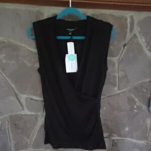 41 Hawthorn Black V-Neck Sleeveless Blouse